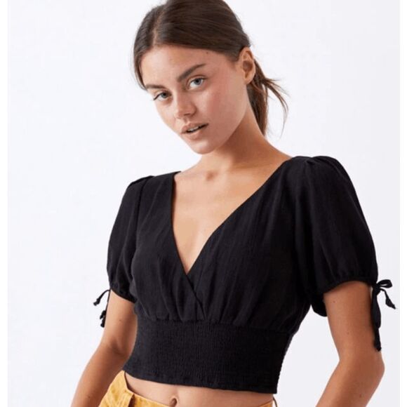 Kendall & Kylie Cross Front Puff Sleeve Crop Top Ruched Elastic Band Size Small - Picture 1 of 10